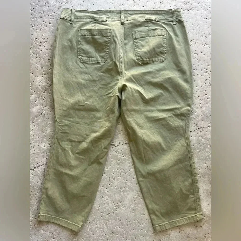Torrid Olive Green Cropped Stretch Comfort Pants - Size 24 - Picture 5 of 14